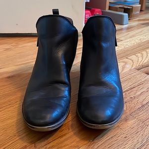 Black leather Lucky Brand boots size 8.5M